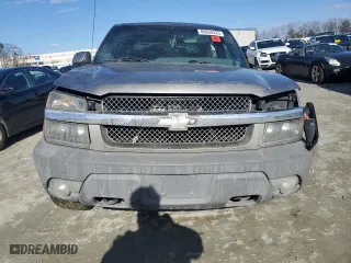 2002 Chevrolet Avalanche with VIN 3GNEC13T22G110904, listed as a Copart auction lot 88650325 with 0 mi miles and Salvage Title. Bid and sale history available at carsss.com. Image 5.