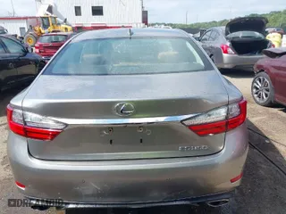 2018 Lexus ES with VIN 58ABK1GG3JU116870, listed as a IAAI auction lot 39787258 with 75,985 mi miles. Bid and sale history available at carsss.com. Image 17.