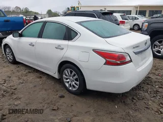 2015 Nissan Altima 2.5 S with VIN 1N4AL3AP1FN318719, listed as a IAAI auction lot 41942108 with 266,464 mi miles. Bid and sale history available at carsss.com. Image 3.