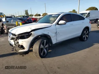 2018 Mercedes-Benz GLC with VIN WDC0J4KB8JF330299, listed as a Copart auction lot 50013085 with 44,972 mi miles and Clean Title. Bid and sale history available at carsss.com. Image 1.