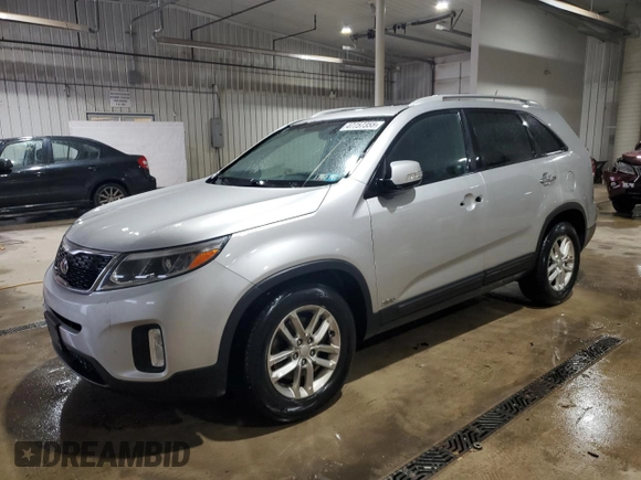 2015 Kia Sorento LX with VIN 5XYKTCA66FG633321, listed as a Copart auction lot 47757355 with 114,392 mi miles and Salvage Title. Bid and sale history available at DreamBid. Image 1.