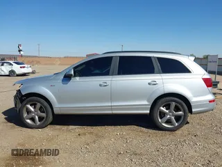 2015 Audi Q7 3.0T S line Prestige with VIN WA1DGAFE7FD010381, listed as a IAAI auction lot 40497702 with 167,046 mi miles. Bid and sale history available at carsss.com. Image 15.