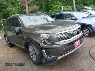 2020 Kia Telluride EX z VIN 5XYP3DHC7LG073361, wystawiony jako IAAI lot #39439950 z przebiegiem 132 630 mil mil oraz . Historia ofert i sprzedaży dostępna na DreamBid. Obrazek 1.