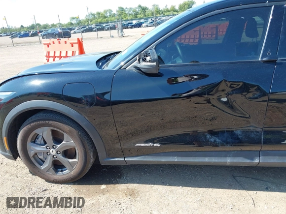 2022 Ford Mustang Mach-E Select с VIN 3FMTK1SS5NMA38545, выставлен на аукционе IAAI как лот 42546256 с пробегом 48 472 миль миль и . История ставок и продаж доступна на DreamBid. Изображение 6.