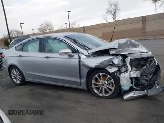 2019 Ford Fusion Hybrid SEL with VIN 3FA6P0MU3KR262056, listed as a IAAI auction lot 41643020 with 1 mi miles. Bid and sale history available at carsss.com. Image 13.