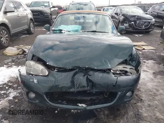 2001 Mazda MX-5 Miata z VIN JM1NB353510216609, wystawiony jako IAAI lot #41298866 z przebiegiem 183 388 mil mil oraz . Historia ofert i sprzedaży dostępna na DreamBid. Obrazek 12.
