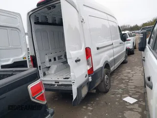 2022 Ford Transit Cargo z VIN 1FTBR1X84NKA82407, wystawiony jako IAAI lot #41503201 z przebiegiem 53 194 mil mil oraz . Historia ofert i sprzedaży dostępna na DreamBid. Obrazek 4.