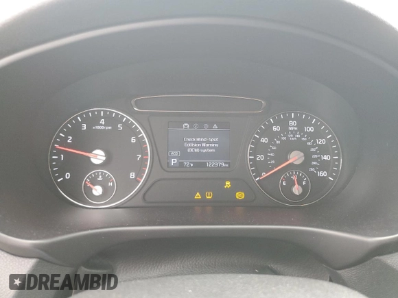 2020 Kia Sorento LX with VIN 5XYPG4A37LG643258, listed as a Copart auction lot 46093245 with 122,379 mi miles and Salvage Title. Bid and sale history available at carsss.com. Image 9.