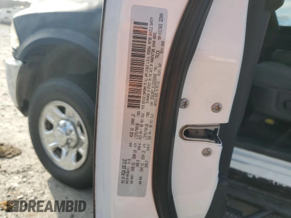 2018 Ram 2500 Tradesman z VIN 3C6UR5CJ2JG262048, wystawiony jako Copart lot #44942415 z przebiegiem 184 788 mil mil oraz Czysty tytuł • Clean title. Historia ofert i sprzedaży dostępna na DreamBid. Obrazek 12.