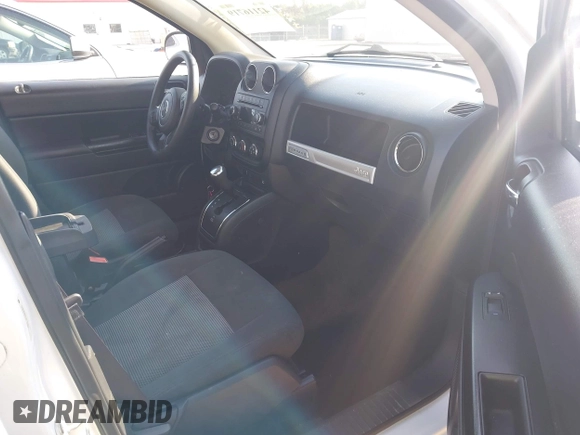 2016 Jeep Compass Sport with VIN 1C4NJCBA1GD568996, listed as a IAAI auction lot 42116719 with 167,751 mi miles and . Bid and sale history available at DreamBid. Image 5.