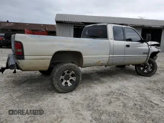 2000 Dodge Ram 2500 with VIN 3B7KF2367YG117410, listed as a Copart auction lot 81840374 with 339,262 mi miles and Salvage Title. Bid and sale history available at carsss.com. Image 3.