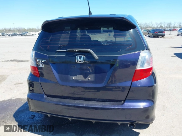 2009 Honda Fit Sport with VIN JHMGE88479S007307, listed as a IAAI auction lot 41801827 with 212,998 mi miles. Bid and sale history available at carsss.com. Image 16.