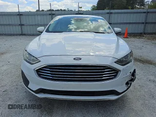 2019 Ford Fusion SE with VIN 3FA6P0HD4KR145810, listed as a Copart auction lot 45312765 with 137,414 mi miles and Clean Title. Bid and sale history available at DreamBid. Image 5.