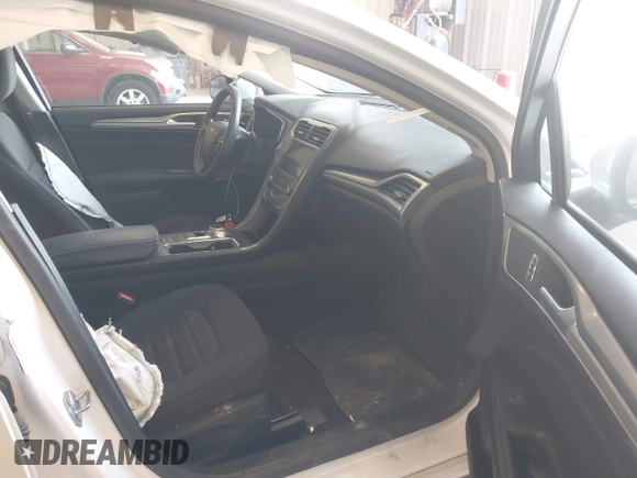 2020 Ford Fusion SE with VIN 3FA6P0HD4LR165511, listed as a IAAI auction lot 42136252 with 30,709 mi miles and . Bid and sale history available at DreamBid. Image 5.