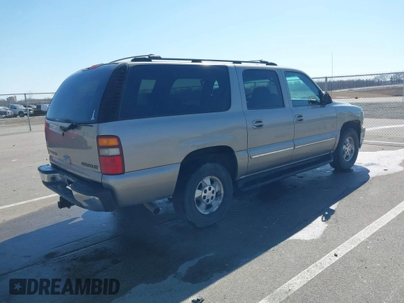 2002 Chevrolet Suburban LS with VIN 3GNEC16Z32G339558, listed as a IAAI auction lot 41739334 with 198,291 mi miles. Bid and sale history available at carsss.com. Image 4.