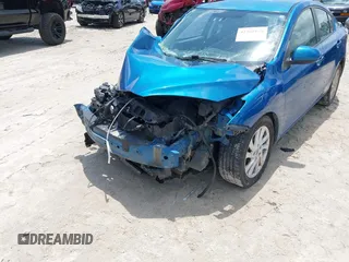 2012 Mazda 3 i Touring z VIN JM1BL1V87C1522952, wystawiony jako IAAI lot #42265128 z przebiegiem 138 182 mil mil oraz . Historia ofert i sprzedaży dostępna na DreamBid. Obrazek 6.