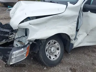 2021 Nissan NV Cargo SV z VIN 1N6BF0LYXMN800271, wystawiony jako IAAI lot #41847197 z przebiegiem 180 913 mil mil oraz . Historia ofert i sprzedaży dostępna na DreamBid. Obrazek 17.
