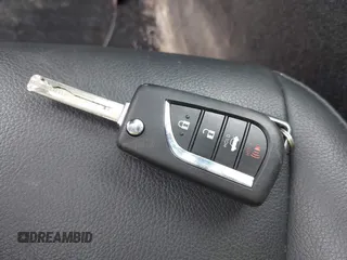 2018 Toyota Camry LE z VIN JTNB11HK6J3005121, wystawiony jako IAAI lot #42065784 z przebiegiem 114 907 mil mil oraz . Historia ofert i sprzedaży dostępna na DreamBid. Obrazek 11.