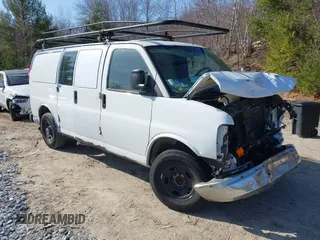 2007 GMC Savana Cargo with VIN 1GTGG25V771121736, listed as a IAAI auction lot 41805051 with 256,805 mi miles. Bid and sale history available at carsss.com. Image 1.