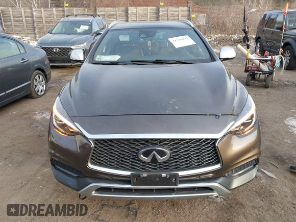 2017 Infiniti QX30 Luxury with VIN SJKCH5CR8HA034526, listed as a IAAI auction lot 41338947 with 67,166 mi miles. Bid and sale history available at carsss.com. Image 11.