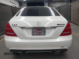 2011 Mercedes-Benz S 63 AMG with VIN WDDNG7EB7BA402556, listed as a IAAI auction lot 42097570 with 77,145 mi miles and . Bid and sale history available at DreamBid. Image 16.