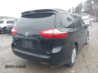 2017 Toyota Sienna XLE Auto Access Seat with VIN 5TDYZ3DC4HS784545, listed as a IAAI auction lot 41427309 with 85,244 mi miles. Bid and sale history available at carsss.com. Image 4.