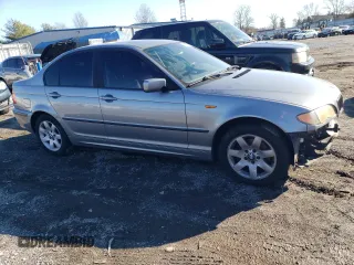 2004 BMW 3 Series 325xi with VIN WBAEU33404PR09229, listed as a Copart auction lot 84019224 with 121,012 mi miles and Salvage Title. Bid and sale history available at carsss.com. Image 4.