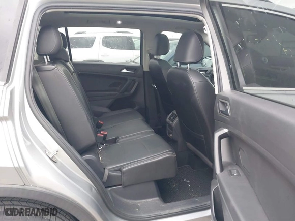 2019 Volkswagen Tiguan SE with VIN 3VV3B7AX6KM138493, listed as a IAAI auction lot 41367279 with 84,534 mi miles. Bid and sale history available at carsss.com. Image 8.