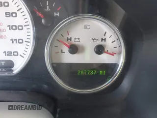 2005 Ford F-150 XLT z VIN 1FTRX12555FB38977, wystawiony jako IAAI lot #42311973 z przebiegiem 287 737 mil mil oraz . Historia ofert i sprzedaży dostępna na DreamBid. Obrazek 7.