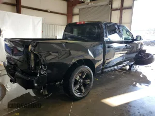 2018 Ram 1500 Express z VIN 3C6RR7KG7JG235452, wystawiony jako Copart lot #45942225 z przebiegiem 85 719 mil mil oraz Szkoda całkowita • Salvage title. Historia ofert i sprzedaży dostępna na DreamBid. Obrazek 3.