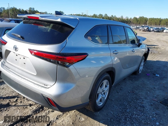 2023 Toyota Highlander L z VIN 5TDKDRAH1PS044814, wystawiony jako IAAI lot #41258184 z przebiegiem 54 055 mil mil oraz . Historia ofert i sprzedaży dostępna na DreamBid. Obrazek 4.