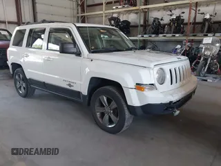 2014 Jeep Patriot Latitude z VIN 1C4NJRFB1ED687912, wystawiony jako IAAI lot #42577920 z przebiegiem 150 327 mil mil oraz . Historia ofert i sprzedaży dostępna na DreamBid. Obrazek 1.