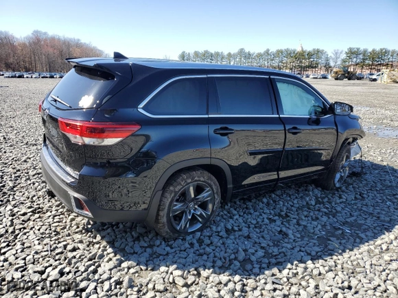 2017 Toyota Highlander Limited with VIN 5TDDZRFH7HS382772, listed as a Copart auction lot 49750105 with 113,907 mi miles and Salvage Title. Bid and sale history available at carsss.com. Image 3.