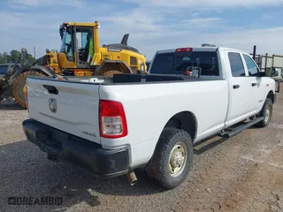 2022 Ram 2500 Tradesman with VIN 3C6UR5HJXNG251538, listed as a IAAI auction lot 41547395 with 129,142 mi miles. Bid and sale history available at carsss.com. Image 4.
