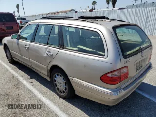 2000 Mercedes-Benz E-Class AWD with VIN WDBJH82J8YX042547, listed as a Copart auction lot 58063494 with 138,392 mi miles and Salvage Title. Bid and sale history available at carsss.com. Image 2.