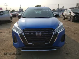 2022 Nissan Kicks S with VIN 3N1CP5BV9NL502811, listed as a Copart auction lot 70958704 with 42,814 mi miles and Salvage Title. Bid and sale history available at carsss.com. Image 5.