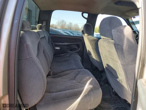 2002 GMC Sierra 2500HD SLE with VIN 1GTHK23U82F243580, listed as a Copart auction lot 82602404 with 156,832 mi miles and Salvage Title. Bid and sale history available at carsss.com. Image 10.