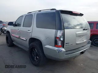 2007 GMC Yukon SLT with VIN 1GKFC13017R230675, listed as a IAAI auction lot 41555626 with 140,022 mi miles. Bid and sale history available at carsss.com. Image 6.