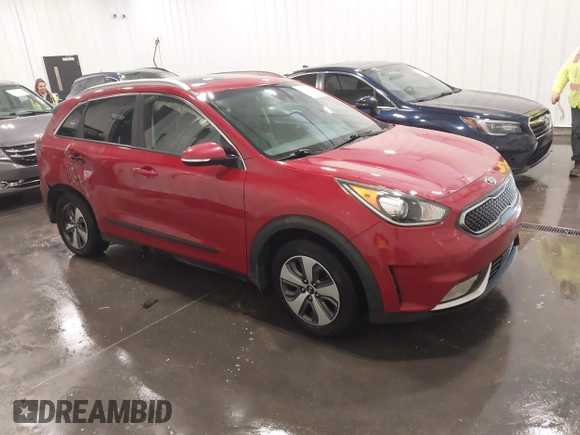 2017 Kia Niro Touring Launch Edition with VIN KNDCC3LC6H5102042, listed as a IAAI auction lot 41666561 with 191,584 mi miles. Bid and sale history available at carsss.com. Image 1.