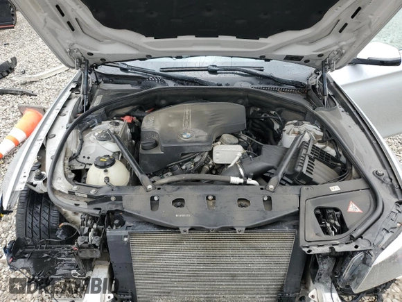 2014 BMW 5 Series 528i xDrive z VIN WBA5A7C5XED617311, wystawiony jako Copart lot #59398195 z przebiegiem 117 230 mil mil oraz Szkoda całkowita • Salvage title. Historia ofert i sprzedaży dostępna na DreamBid. Obrazek 11.