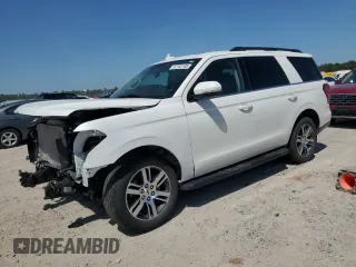 2024 Ford Expedition XLT with VIN 1FMJU1J84REA06771, listed as a Copart auction lot 52702185 with 20,995 mi miles and Salvage Title. Bid and sale history available at carsss.com. Image 1.