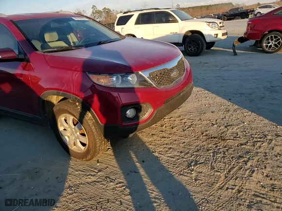 2011 Kia Sorento LX with VIN 5XYKT4A1XBG026584, listed as a Copart auction lot 46740785 with 174,886 mi miles and Salvage Title. Bid and sale history available at carsss.com. Image 11.