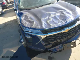 2024 Chevrolet Trax LS with VIN KL77LFE29RC127857, listed as a IAAI auction lot 41264638 with 27,129 mi miles. Bid and sale history available at carsss.com. Image 6.