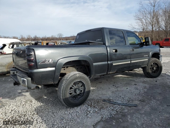 2003 Chevrolet Silverado 1500HD LS with VIN 1GCGK13U43F210342, listed as a Copart auction lot 87134344 with 234,312 mi miles and Salvage Title. Bid and sale history available at carsss.com. Image 3.