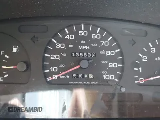 1996 Nissan Frontier XE z VIN 1N6SD11S3TC314339, wystawiony jako IAAI lot #42499365 z przebiegiem 135 634 mil mil oraz . Historia ofert i sprzedaży dostępna na DreamBid. Obrazek 7.