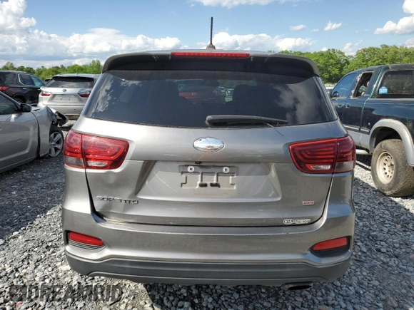 2019 Kia Sorento LX with VIN 5XYPG4A31KG473607, listed as a Copart auction lot 52552085 with 101,965 mi miles and Salvage Title. Bid and sale history available at carsss.com. Image 6.