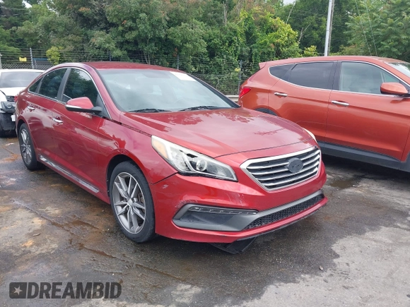 2015 Hyundai Sonata Sport z VIN 5NPE34AB6FH231128, wystawiony jako IAAI lot #42356554 z przebiegiem 177 296 mil mil oraz . Historia ofert i sprzedaży dostępna na DreamBid. Obrazek 1.