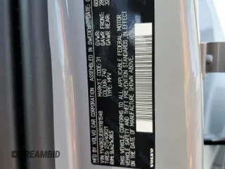 2024 Volvo XC90 Plus Bright Theme z VIN YV4062JE6R1181548, wystawiony jako Copart lot #57970905 z przebiegiem Nie podano mil oraz Czysty tytuł • Clean title. Historia ofert i sprzedaży dostępna na DreamBid. Obrazek 13.