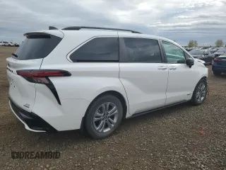 2021 Toyota Sienna XLE with VIN 5TDGSKFC3MS002026, listed as a Copart auction lot 71605434 with 50,877 mi miles and Salvage Title. Bid and sale history available at carsss.com. Image 3.