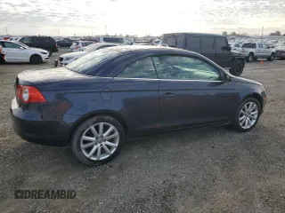 2011 Volkswagen Eos Komfort with VIN WVWBW7AH5BV002823, listed as a Copart auction lot 46122135 with 137,277 mi miles and Clean Title. Bid and sale history available at DreamBid. Image 3.